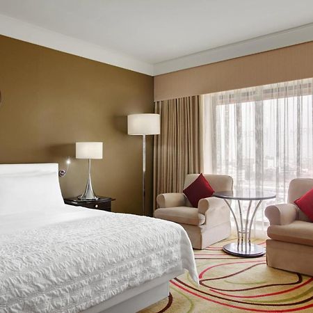 Le Meridien Jiddah Esterno foto A guest room at the hotel