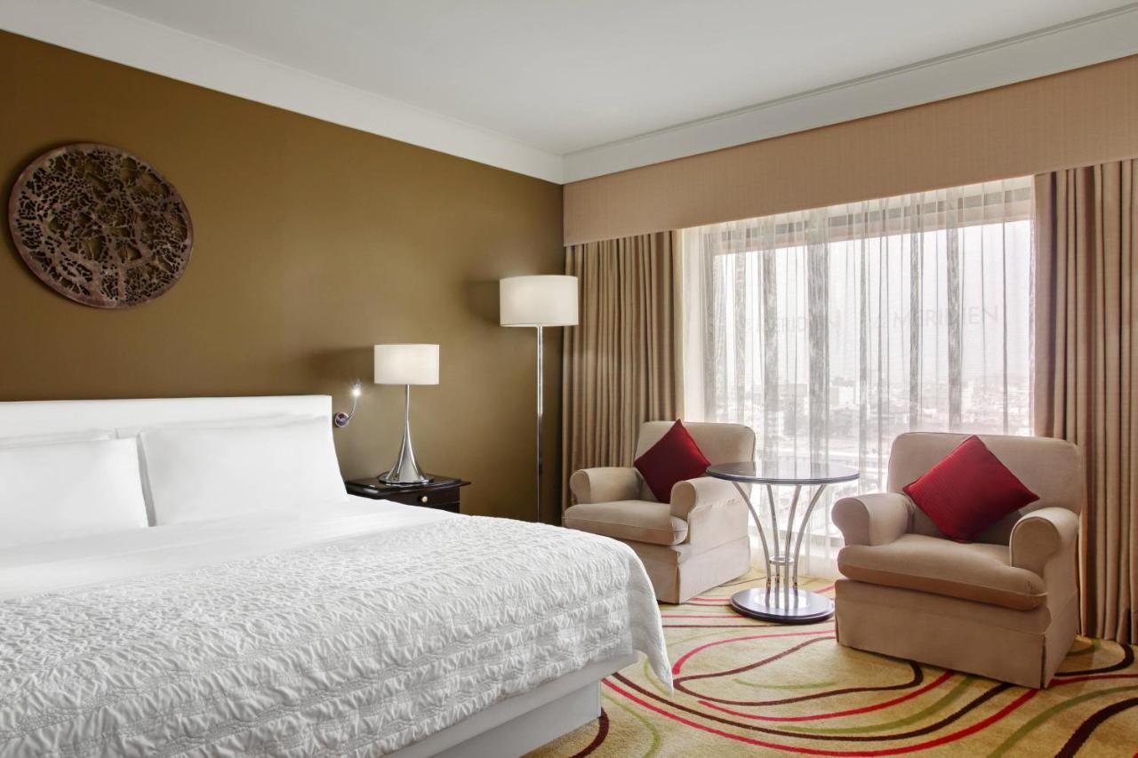 Le Meridien Jiddah Esterno foto A guest room at the hotel